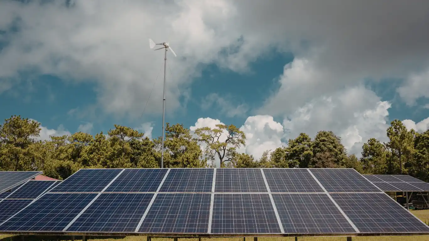 Home How Solar Panels Generate Energy Even on Cloudy Days